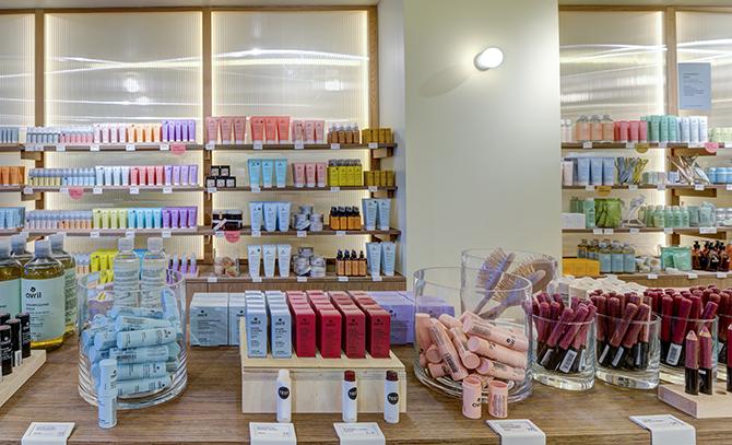 elfbar nachfüll pod läuft aus Bio Chic: Our Favorite Organic Beauty Boutiques in Paris main image 1